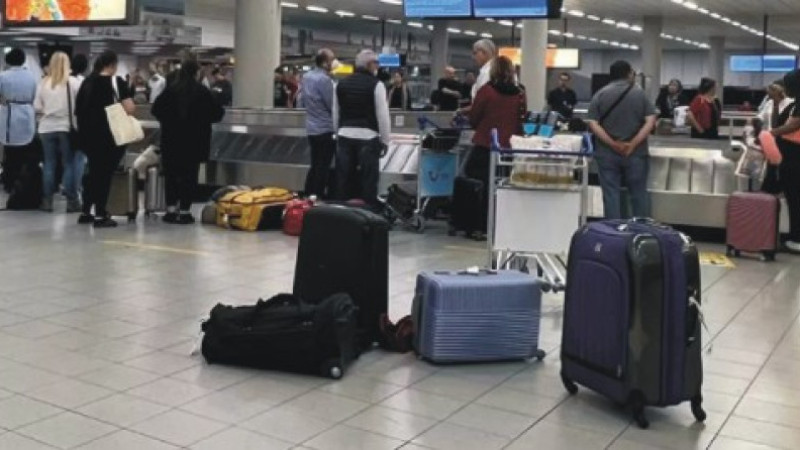 Havalimanına İnen Yolculara Bagaj Şoku