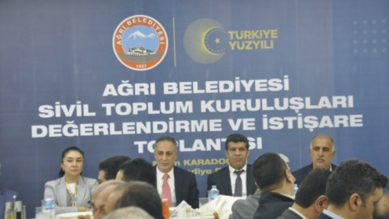 Başkan Karadoğan, STK'lar ile bir araya geldi
