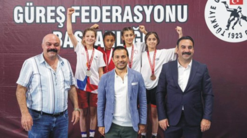 Güreşin Sultanı Şirin Kahraman Türkiye Şampiyonu Oldu