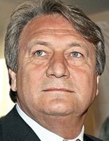 Zeki Sezer