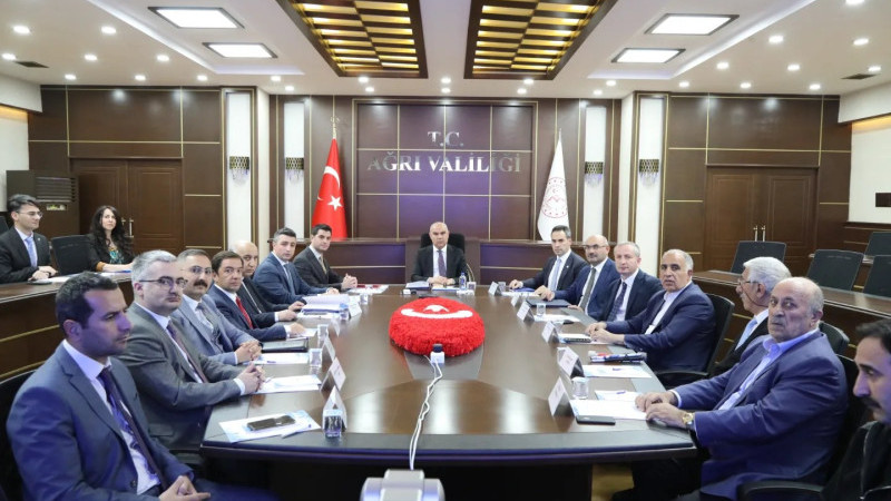 Vali Mustafa Koç, Video Konferans ile toplantıya katıldı 