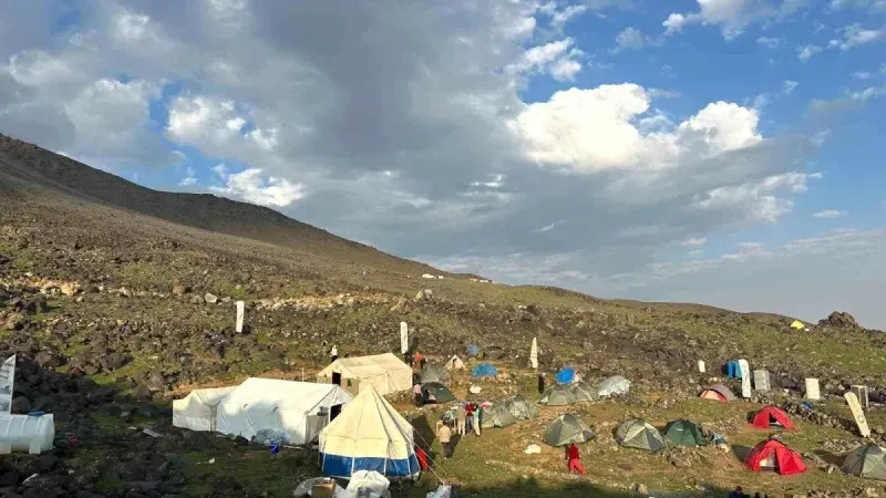 Ağrı Dağı'nda hayatını kaybeden 10 dağcı anıldı
