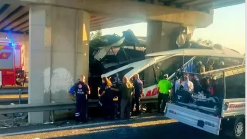 Ağrı Otobüsü Kaza Yaptı, 11 ölü 26 yaralı