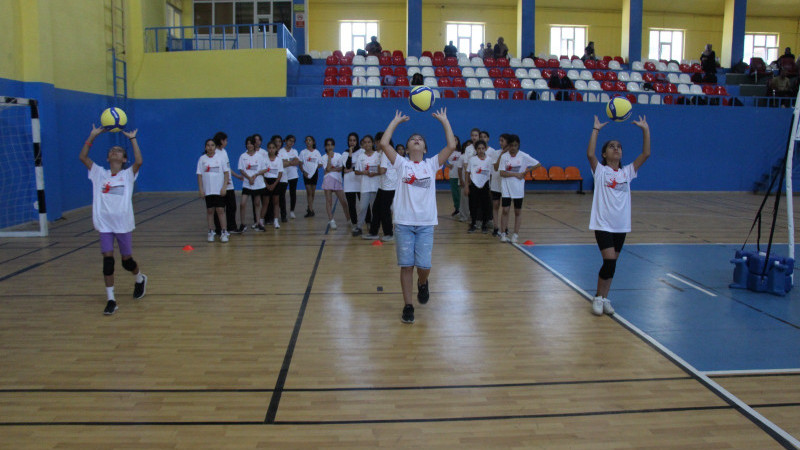 Türkiye’nin 36. Fabrika Voleybolu Ağrı’da açıldı