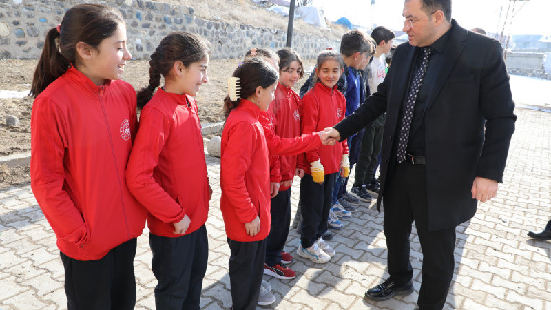 İl Müdürü Ahmet Çelebi, Başarılı Sporcuları Tebrik Etti