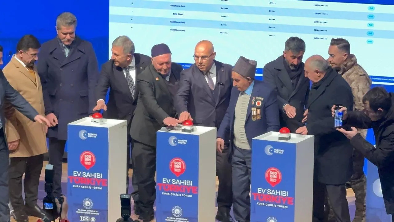 Ağrı'da Yüzyılın Konut Projesi kapsamında yapılacak konutların hak sahipleri kurayla belirlendi