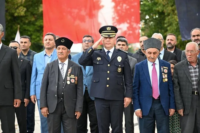 Önder Bozkurt ve Göksel Önder’den Gaziler Günü Törenine Katılım
