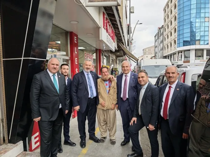 Eleşkirt Belediye Başkanı Ramazan Yakut, Hasan Turan ile Esnafı Ziyaret Etti