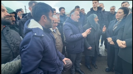 Taşlıçay’da Yol Tepkisi: Vatandaş Bakan Çiftçi ile Görüştü