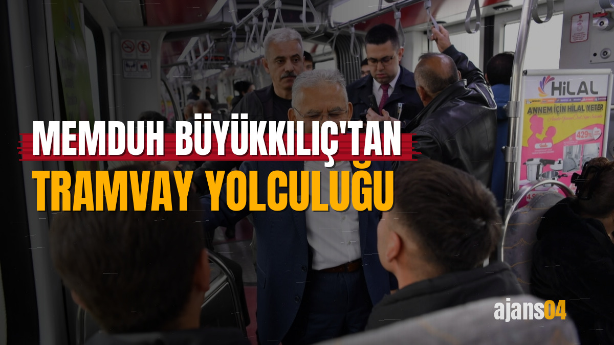 Memduh Büyükkılıç'tan tramvay yolculuğu