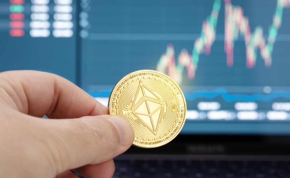 Ethereum 2026’da Büyük Bir Ralliye Hazırlanıyor! Analist Çok Yıllı Üçgen Kırılımına Dikkat Çekiyor!