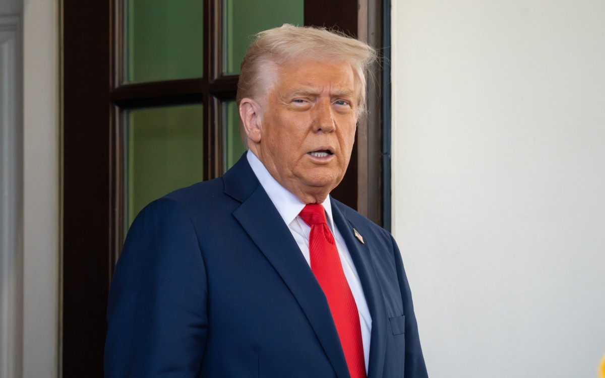 Trump ve Japonya Bitcoin’i düşürdü, altın sert darbe yedi