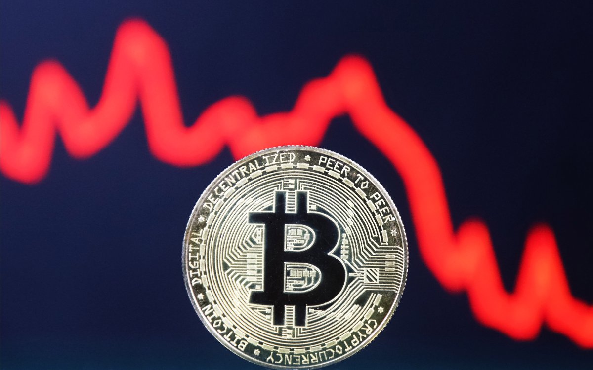 Bitcoin spot ETF’lerinde çıkış rekoru: 4 milyar dolar gitti!